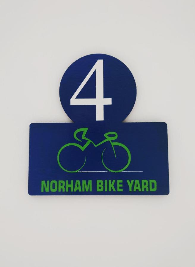 Norham Bike Yard Acomodação com café da manhã Exterior foto
